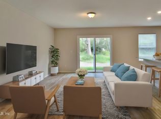 475 Cole Rd W, Jacksonville, FL 32218