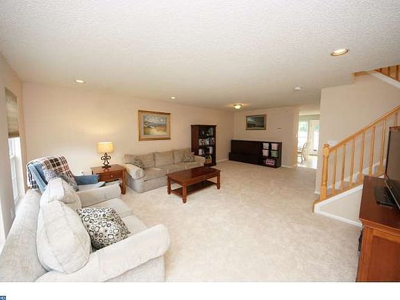 3rd image of 163 Shrewsbury Ct #163