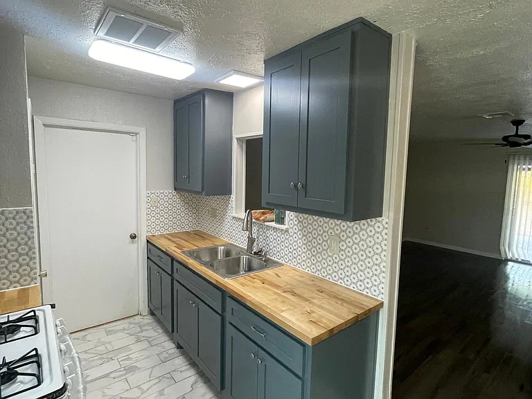 11939 Flushing Meadows Dr — Photo 10