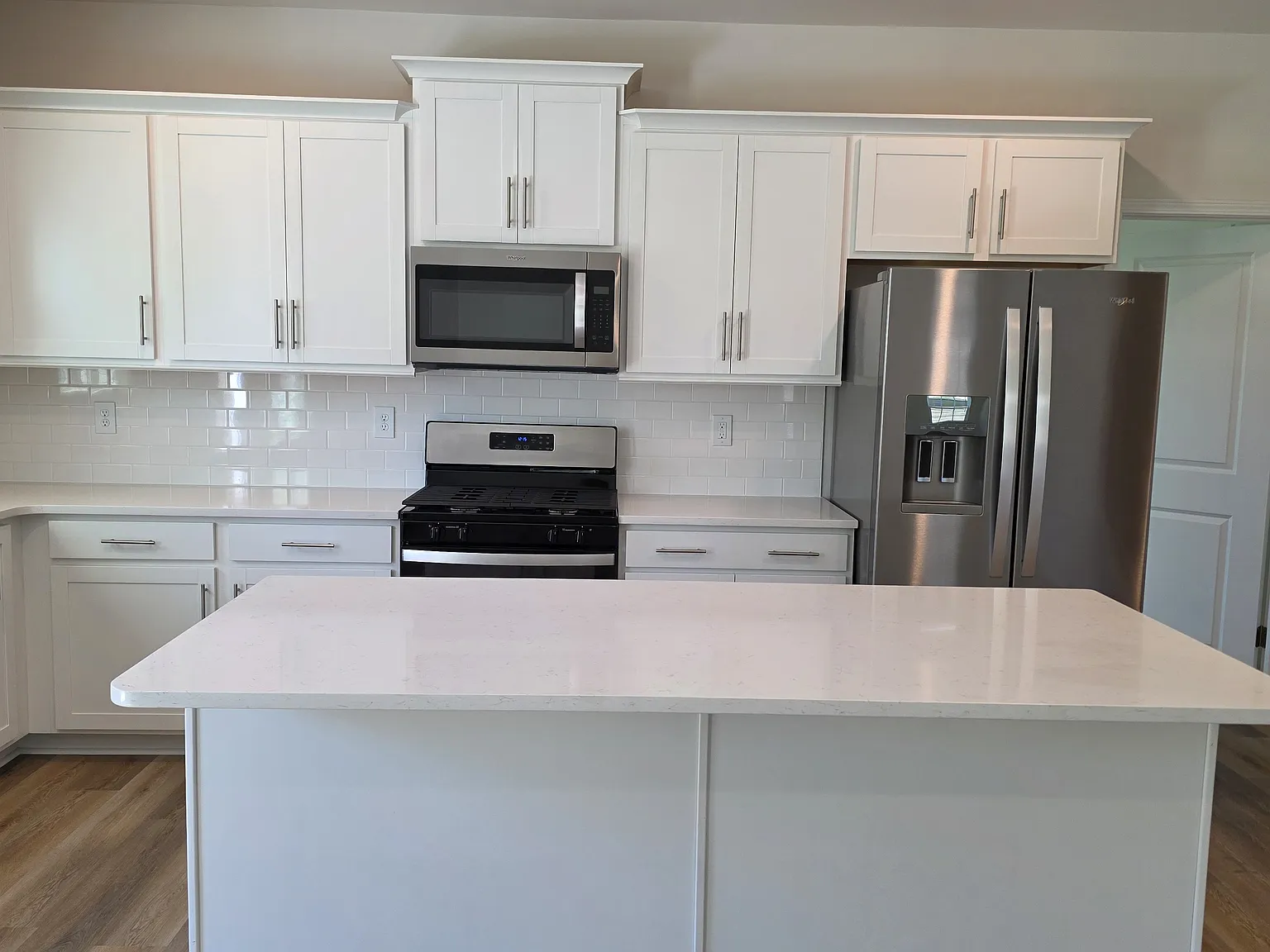4 bed, 2546 sqft, $2,600 — Photo 3