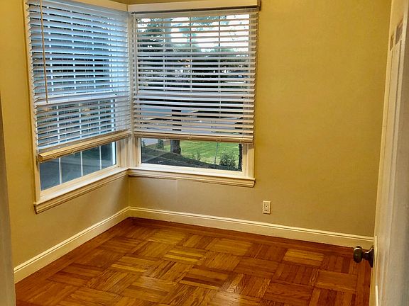 4th image of 198 Willits St #1