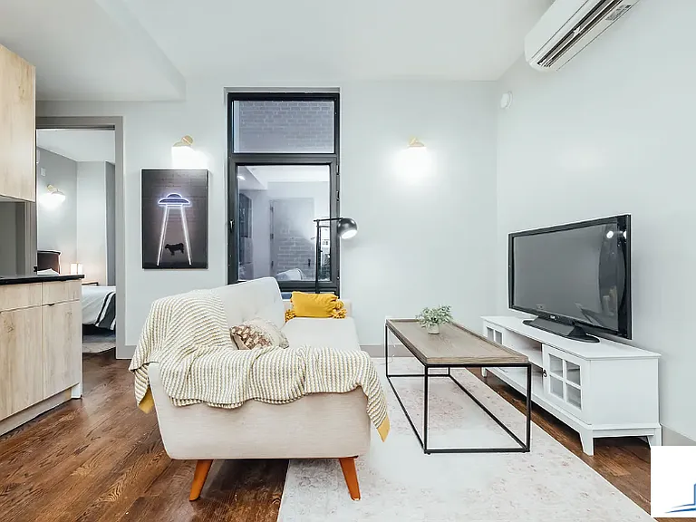 263 Franklin Ave #1A — Photo 6