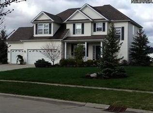4329 S Fall Lake Dr, Avon, OH 44011