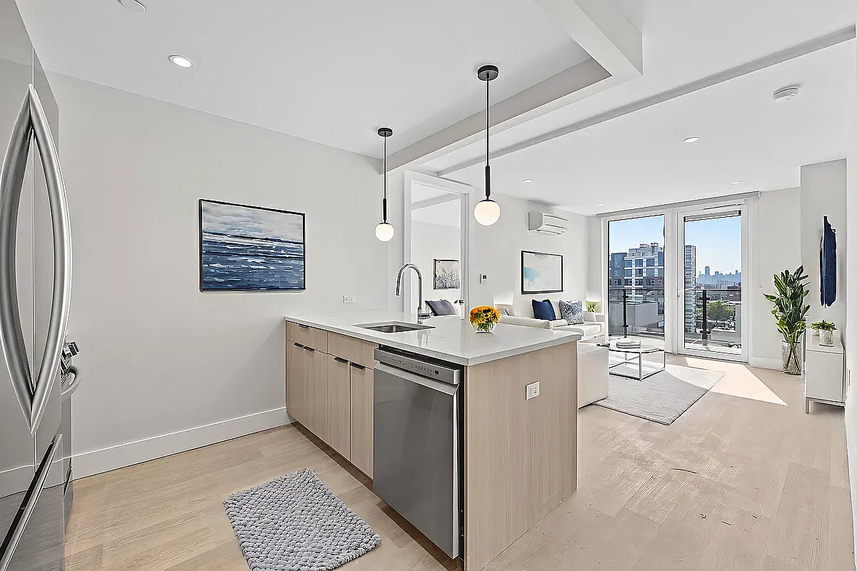Building Photo - 132 Willis Ave #712
