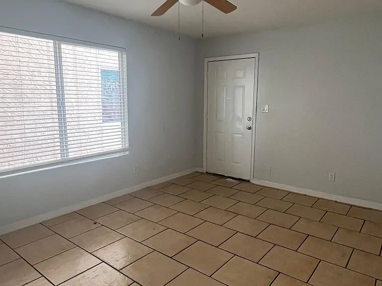 1636 W Garfield St #11 — Photo 14
