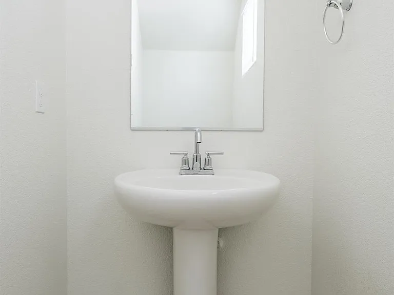 3268 Sunny Gate Ln — Photo 8