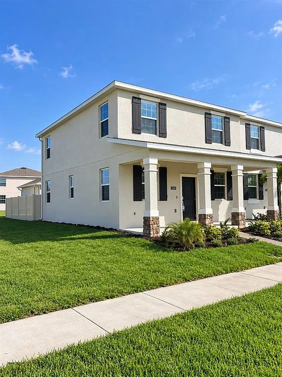 3 bed, 2.5 bath, 1755 sqft, $2,390 — Photo 2
