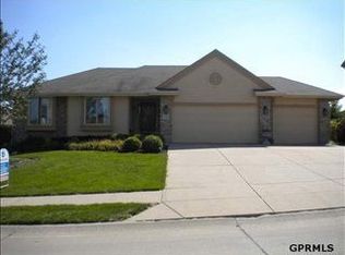 17123 Patterson Dr, Omaha, NE 68135