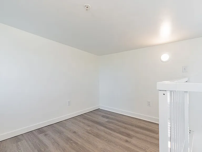 Modern Efficient Apartments in Prime Capitol Hill Location — Photo 26