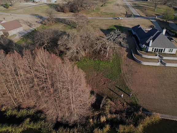 5th image of 64 Shore Crest Way