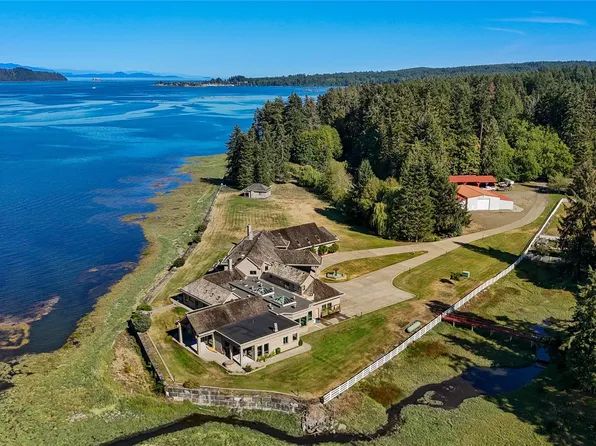340 Berray Rd, Comox Valley, BC V0R 1W0