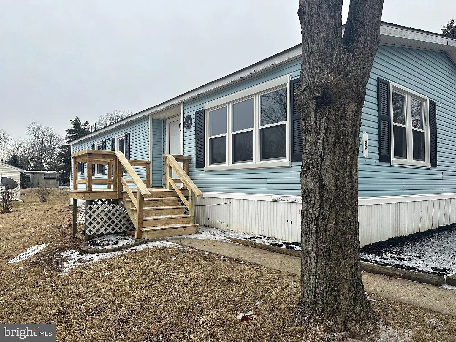 8 Hickory Dr photo 1