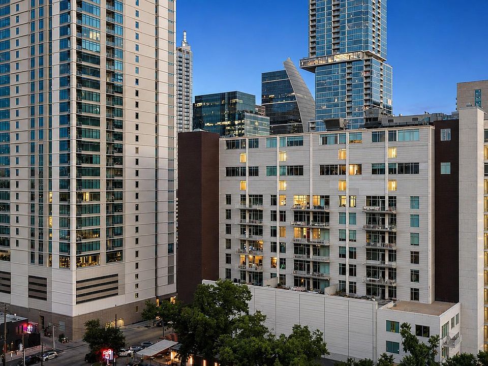 1st image of 800 W 5th St APT 1004