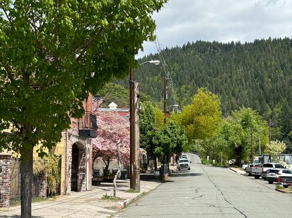 Multiple Downtown Apartments in the Mountains | 5911 Sacramento Ave, Dunsmuir, CA