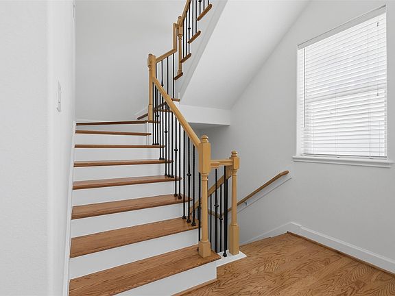 5th image of 1110 Birdsall St