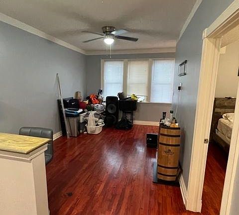 5th image of 4229 S Campbell Ave