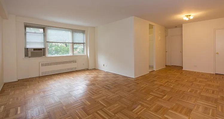 Sold by EZ Premier Realty | media 15