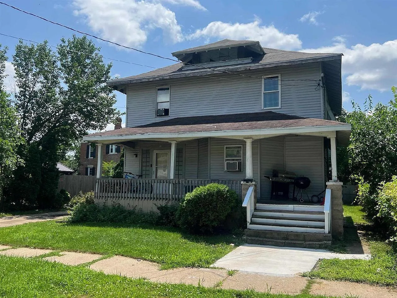 320 Highland AVENUE photo 1