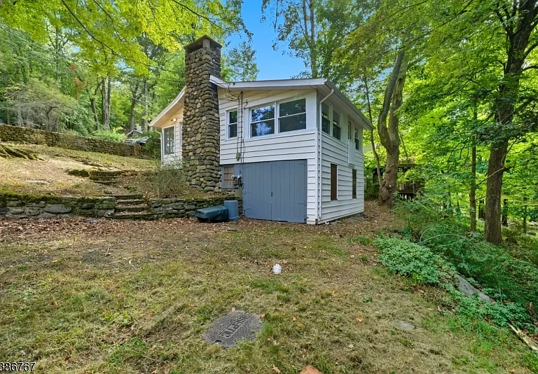 330 Springbrook Trl — Photo 37