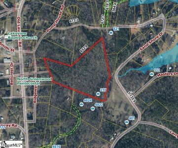 210 Davenport Ave E, Greenwood, SC, 29649