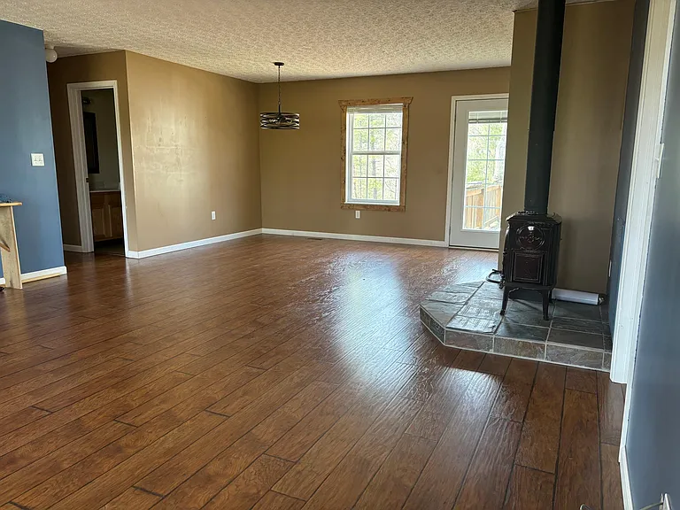 407 Soloman Hollow Rd — Photo 8