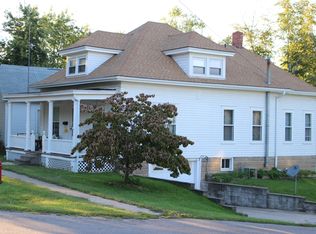 1067 Mason St, Barry, IL 62312