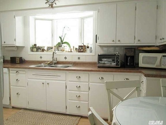 5th image of 12 Thorman Ln