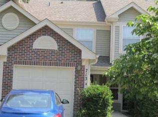 713 Shady Oaks Ct, Elgin, IL 60120