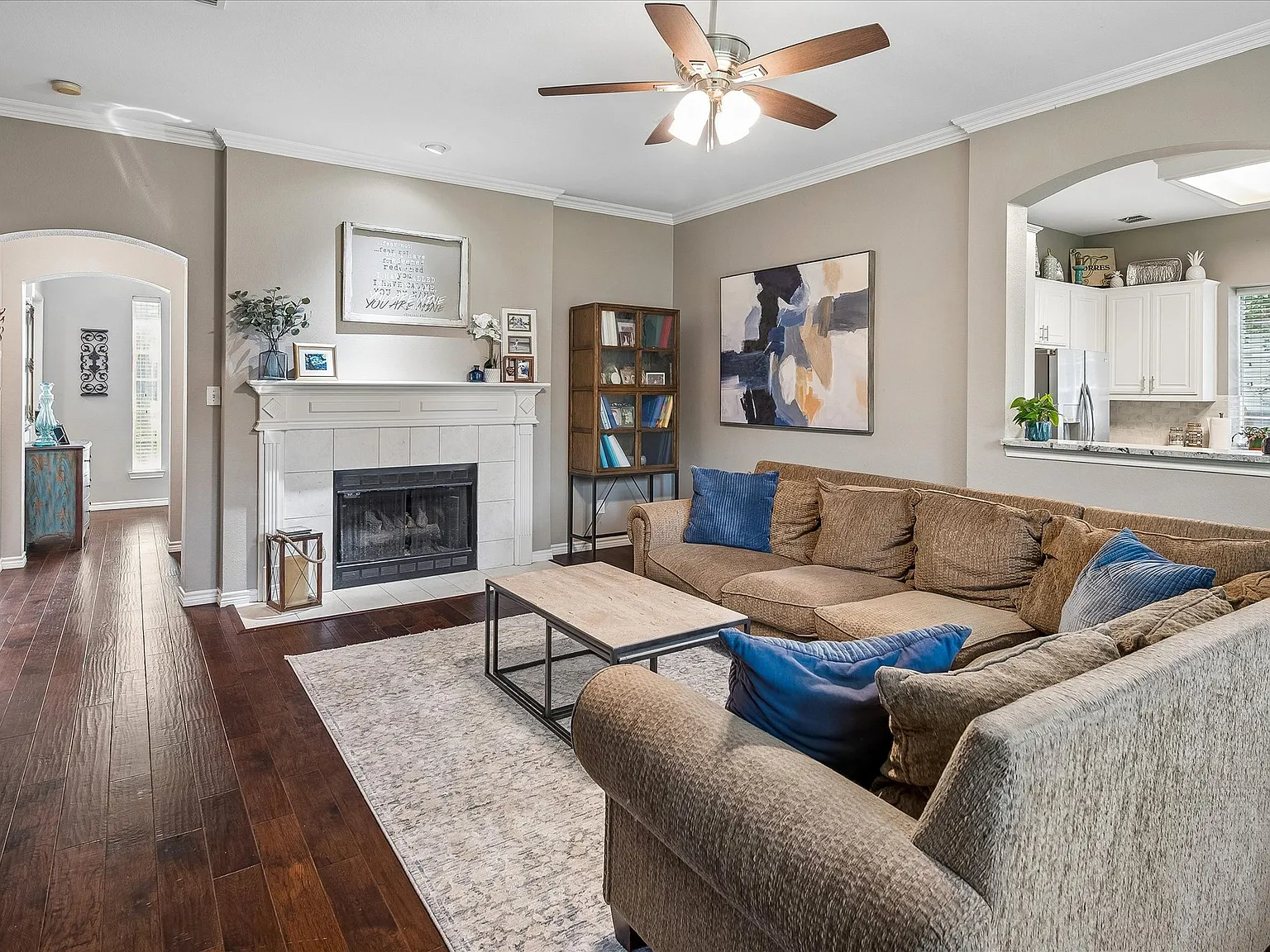 5 bed, 3310 sqft, $3,200 — Photo 3