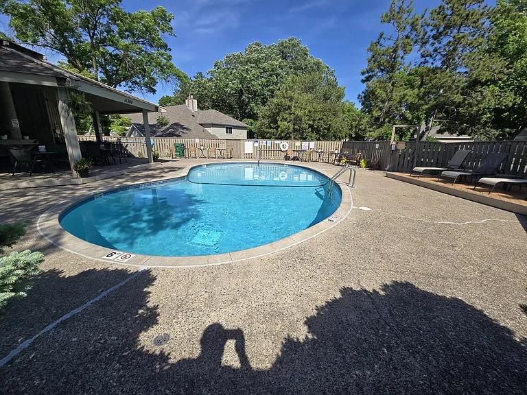 14342 Fairway Dr — Photo 18