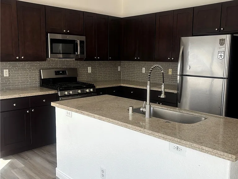 6528 Playa De Carmen Way — Photo 3