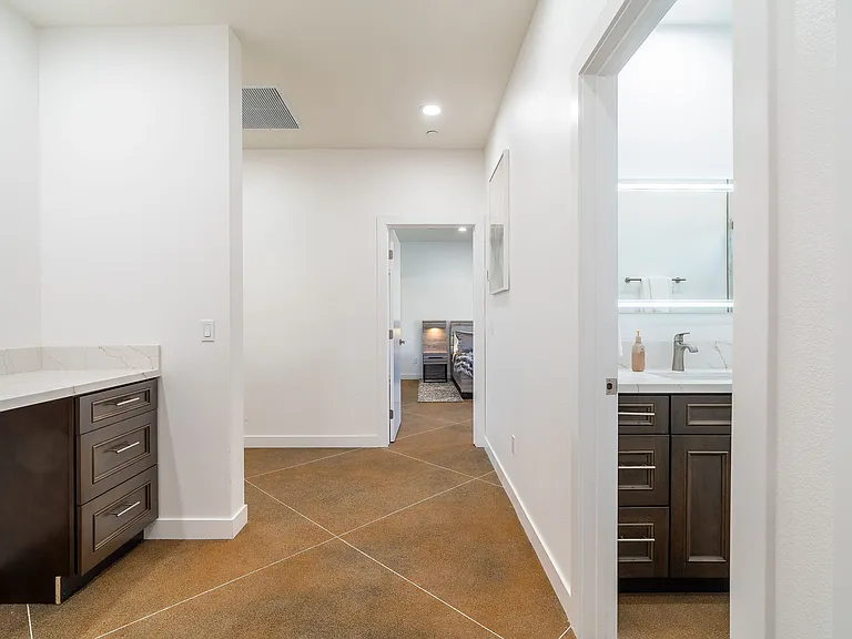 15553 Avenue Manzana — Photo 4