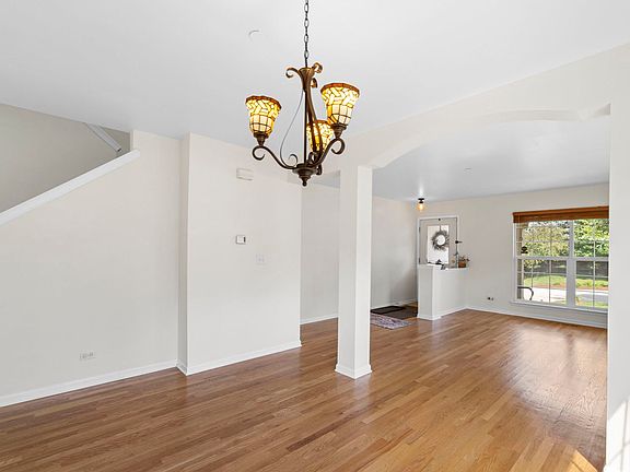 2nd image of 1190 Bloomfield Dr
