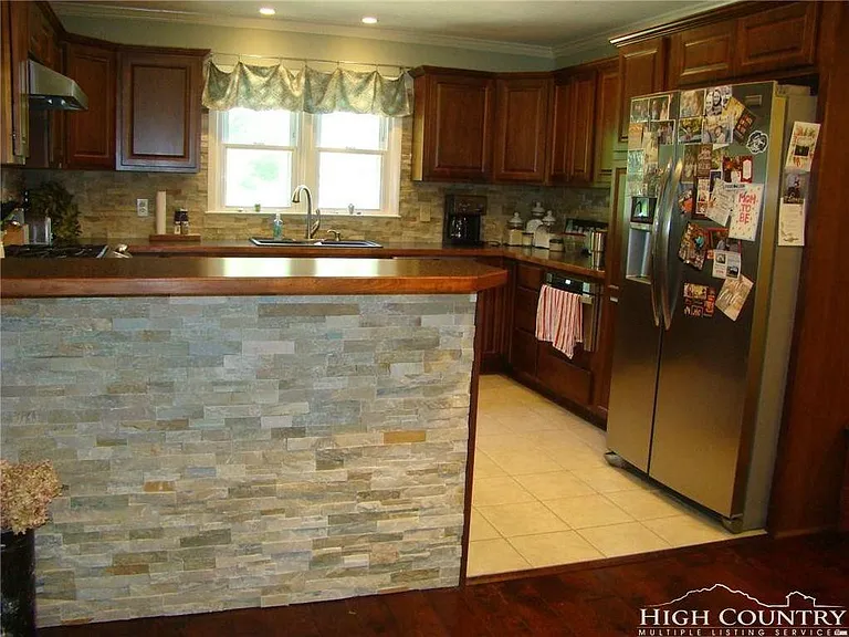 120 Snow Hill Dr — Photo 7