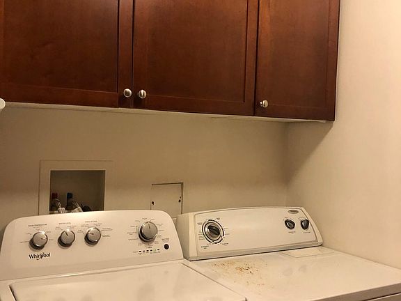 Washer/Dryer in laundry adjacent to kitchen