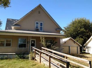 710 C St, Shelton, NE 68876