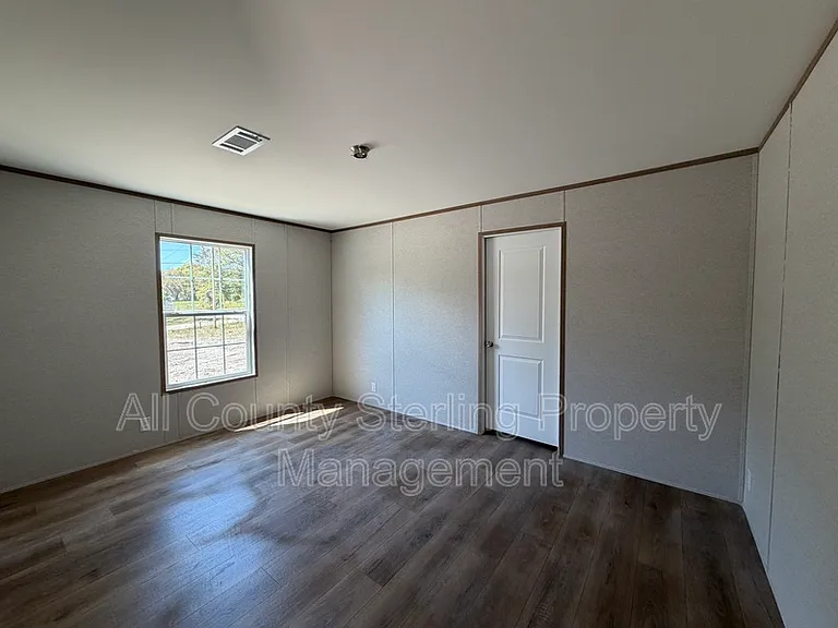 129 SE Perfect Ct — Photo 4
