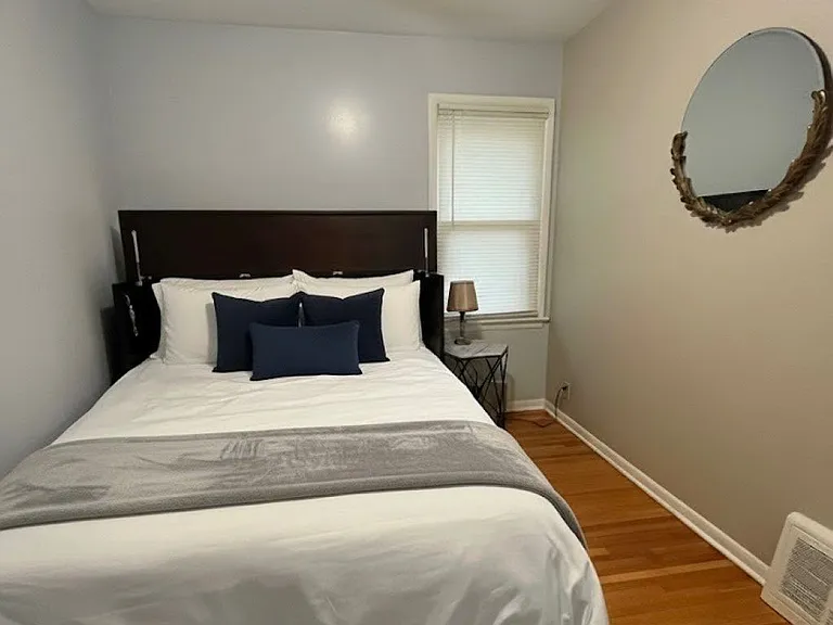 Bedroom 3 Queen