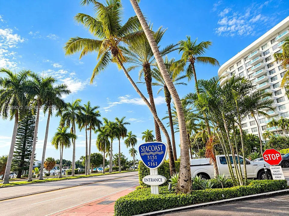 5161 Collins Ave #310