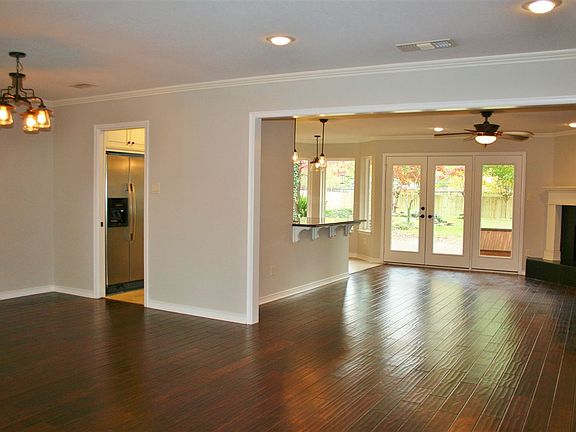 3rd image of 4118 Birdwell Dr