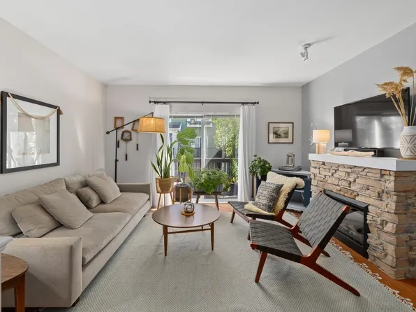 15233 34th Ave #34, Surrey, BC V3Z 2T7