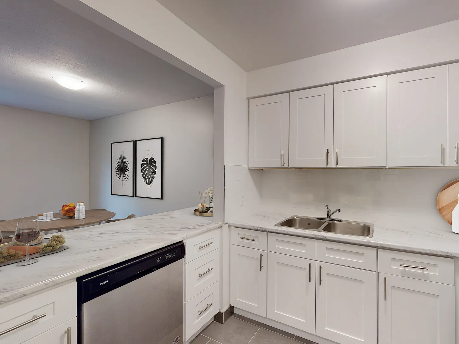 323 Niagara Blvd — Photo 4