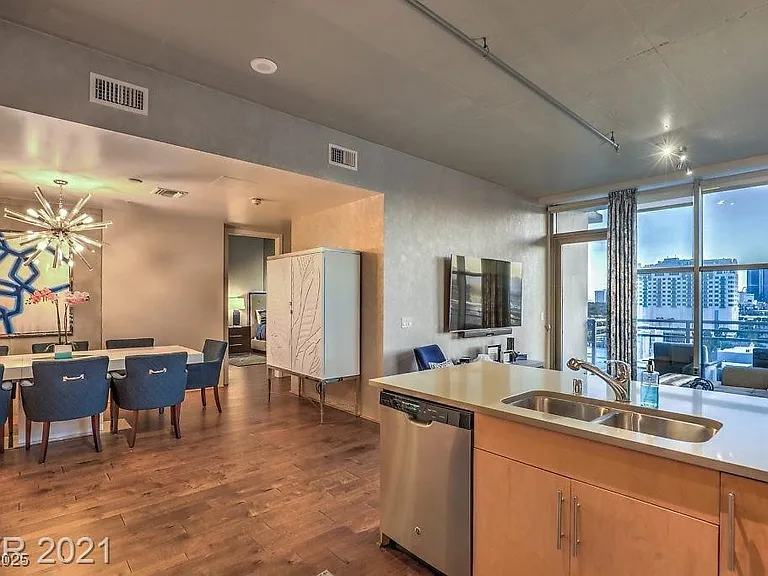 353 E Bonneville Ave #1002 — Photo 5