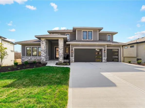 15833 Reinhardt St, Overland Park, KS 66224
