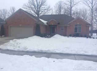 3398 Round Tree Dr, East China, MI 48054