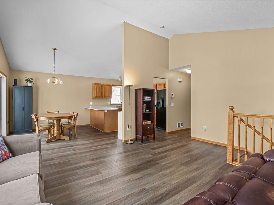 1st image of 2204 Valley Dr