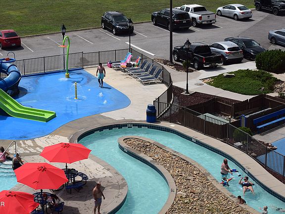 4th image of 225 Collier Dr #1516