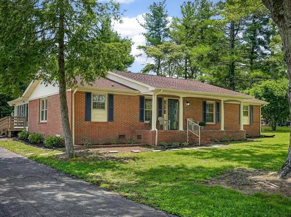 704 Anthony Ave, Smithville, TN 37166
