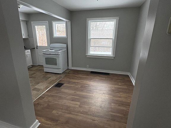 5th image of 913 Mitchell Blvd