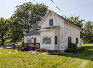 436 Pembroke Ave S, Wabasha, MN 55981